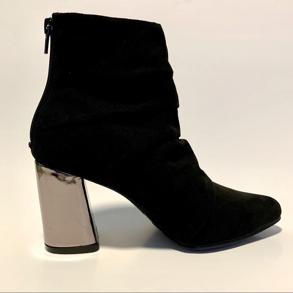 New Christian Soriano Suede Black Booties Size 5